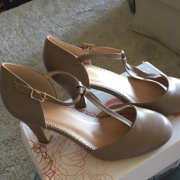 journee collection mary jane pumps